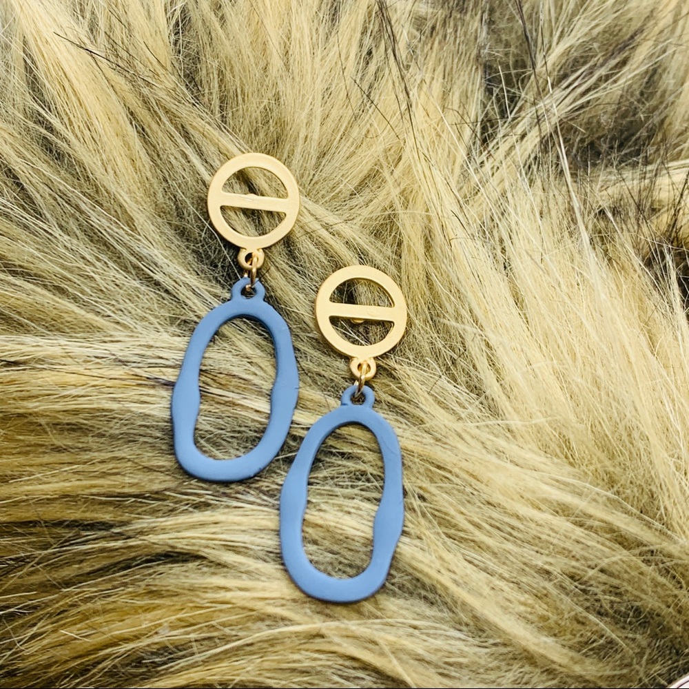 3/18💫 Irregular Hollow Acrylic geometric Earring - Picture 2 of 7
